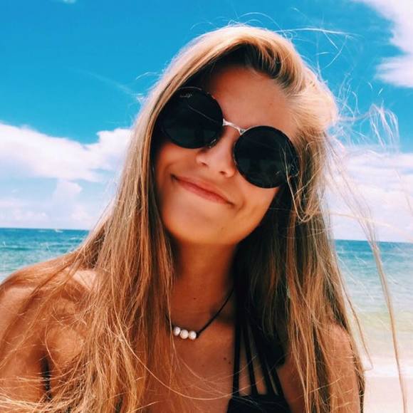 Meet your Posher, Abbie - Picture 1 of 1